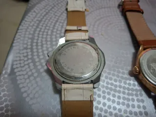 3x Relojes de diferentes modelos