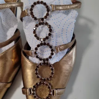 Zapatos joya,stilettos color bronce con pedrería