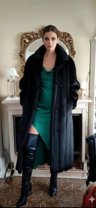 Abrigo Pelo Sintético Negro Made in England