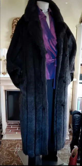 Abrigo Pelo Sintético Negro Made in England