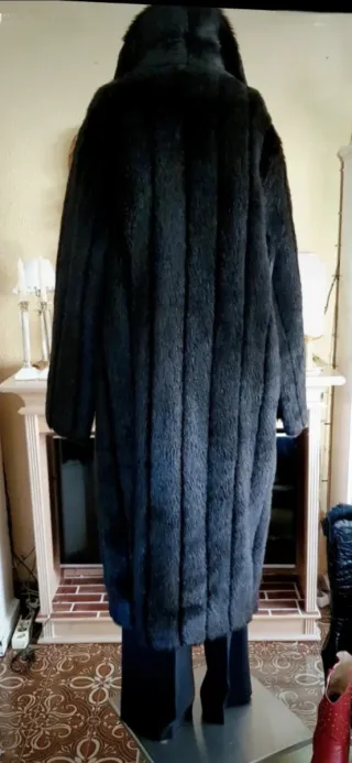 Abrigo Pelo Sintético Negro Made in England