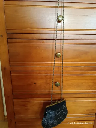 Bolso de fiesta negro y plateado