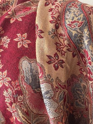 Fular de lana reversible beige y rojo