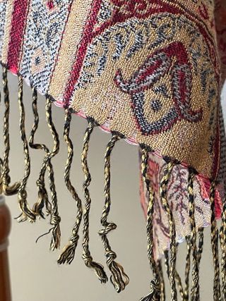 Fular de lana reversible beige y rojo