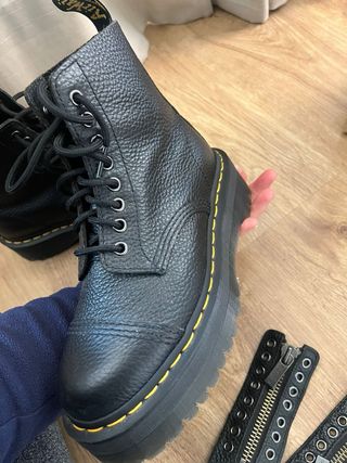 Botas Dr. Martens negras con cremalleras
