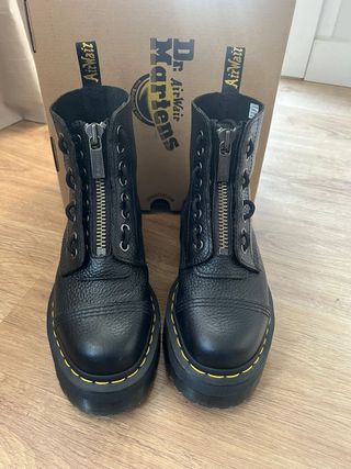 Botas Dr. Martens negras con cremalleras