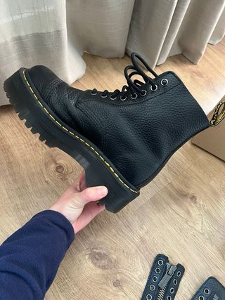 Botas Dr. Martens negras con cremalleras