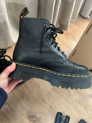 Botas Dr. Martens negras con cremalleras