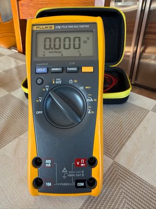 Multímetro Fluke 179 TRUE RMS con estuche y cables