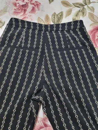 Pantalón Mango diseño chino