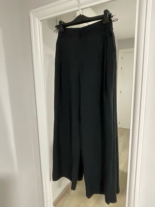 Pantalón negro pinzas Zara