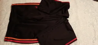 Pantalón chándal Adidas negro y naranja