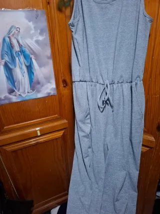 Mono largo gris con cordón