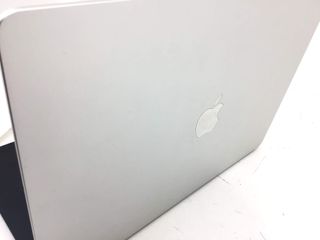 portatil apple apple macbook air m3 8-core 4.0 15 (10gpu) (2024) (a3114)