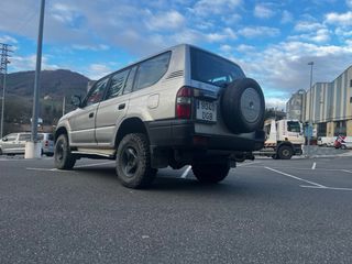 Toyota land cruiser 90