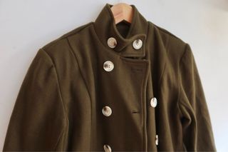 Chaqueta verde militar botones