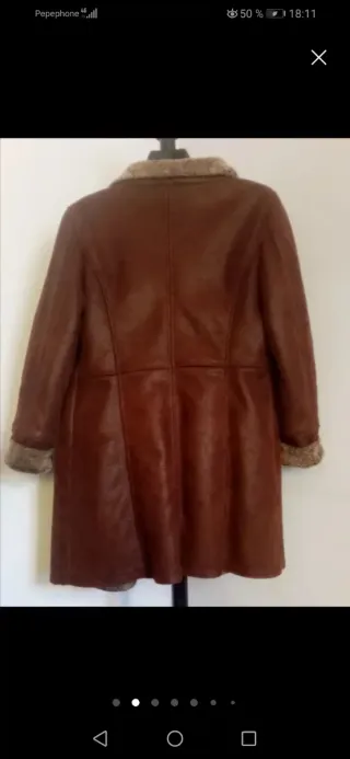 Abrigo efecto piel con borreguito