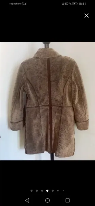 Abrigo efecto piel con borreguito