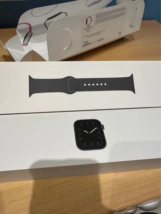 Apple Watch Series 5 (44mm) Space Gray