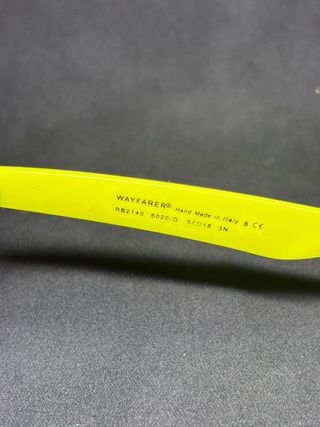 Gafas de Sol Ray-Ban Wayfarer Negras y Amarillas