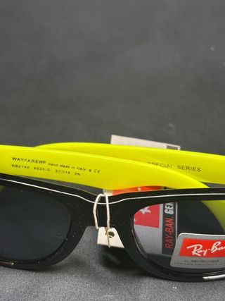 Gafas de Sol Ray-Ban Wayfarer Negras y Amarillas