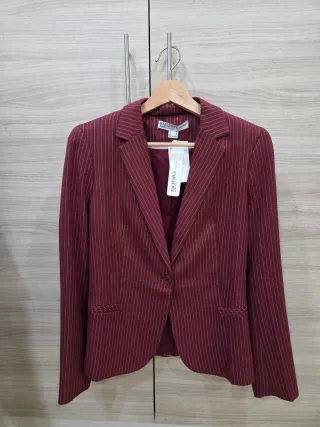 Americana granate con rayas