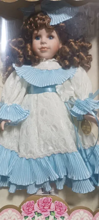 Bambola in porcellana Collector's Choice