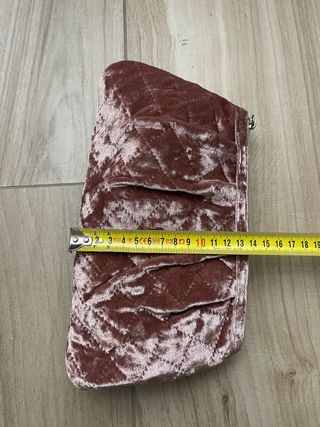 Beauty case rosa in velluto trapuntato