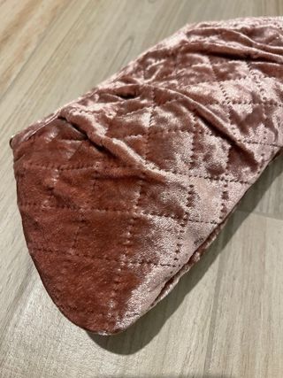 Beauty case rosa in velluto trapuntato