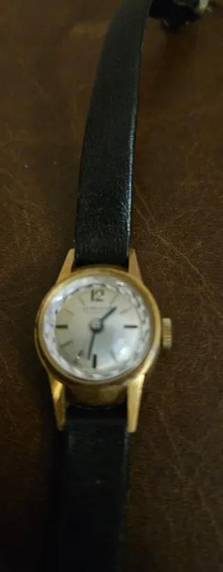 Orologio donna cinturino nero e cassa oro