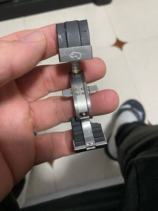 Broche Jaguar Reloj Plata y Negro