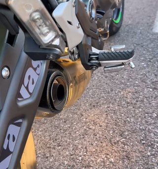 Sistema de Escape Akrapovic Kawasaki Z650 NINJA650