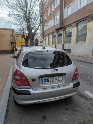 Nissan Almera 2001