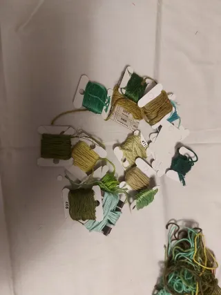 Hilos para bordar punto de cruz - Verdes y azules