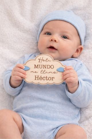2 maderitas cumple meses bebé personalizado.