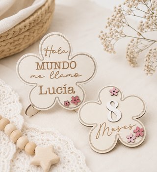 2 maderitas cumple meses bebé personalizado.