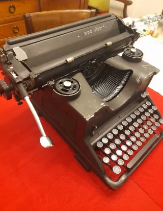 Máquina de escribir Hispano Olivetti