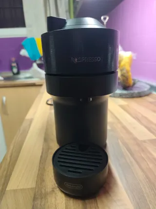 Cafetera Nespresso Vertuo Negra