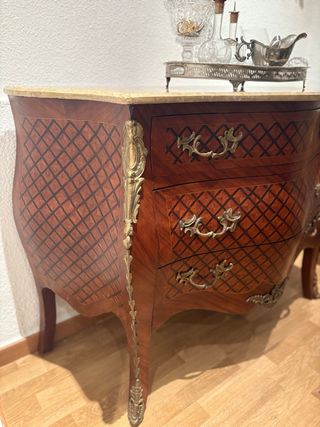 Cómoda Luis XV Bombe Madera y Mármol