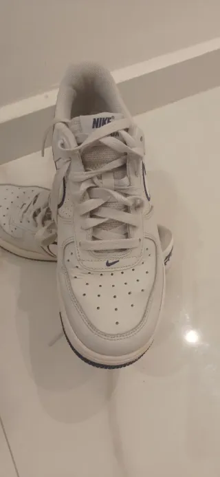 Zapatillas Nike Air Force 1 Blancas y Azules