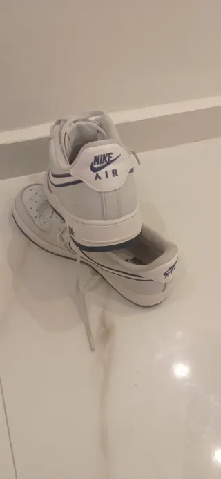 Zapatillas Nike Air Force 1 Blancas y Azules