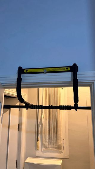 Barra de dominadas para puerta