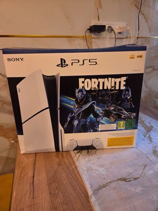 PS5 Slim 1TB + 4 Juegos + 2 Mandos