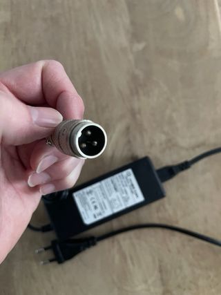 Cargador Baterías 3 PIN