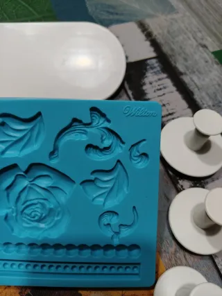 Set decorazioni pasta zucchero fiori farfalle