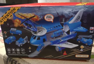 Avión de carga con vehículos y accesorios