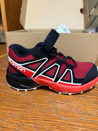Zapatillas Salomon niño Speedcross sin estrenar.
