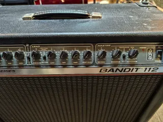 Amplificador de guitarra Peavey Bandit 112