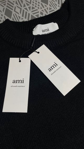 Jersey AMI Paris Negro Corazón Rojo