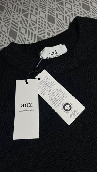 Jersey AMI Paris Negro Corazón Rojo